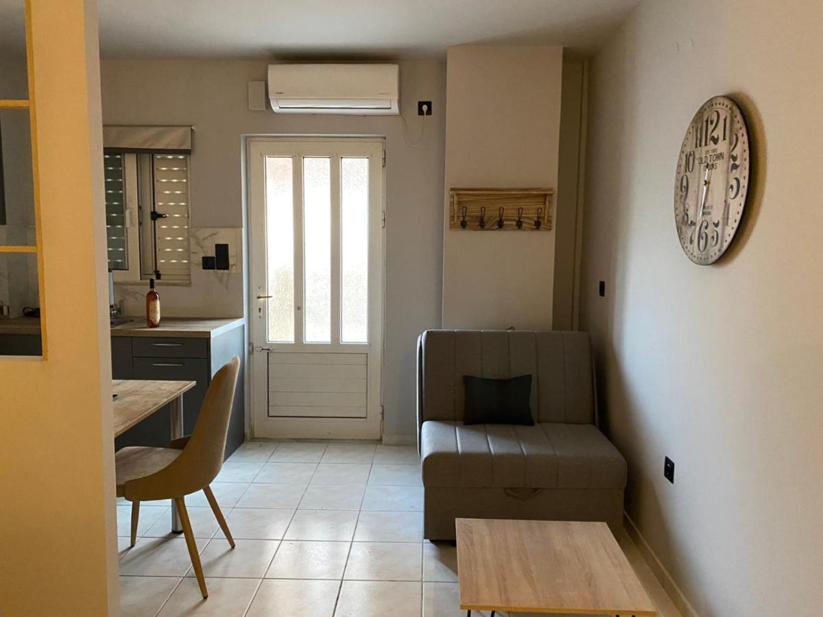 Appartement Downtown Corner à Kalamata Extérieur photo